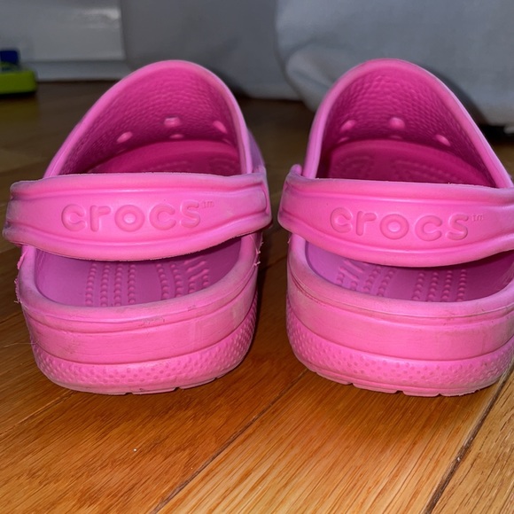 Nicki Minaj Girls Pink Crocs J 1/3 - Picture 8 of 8